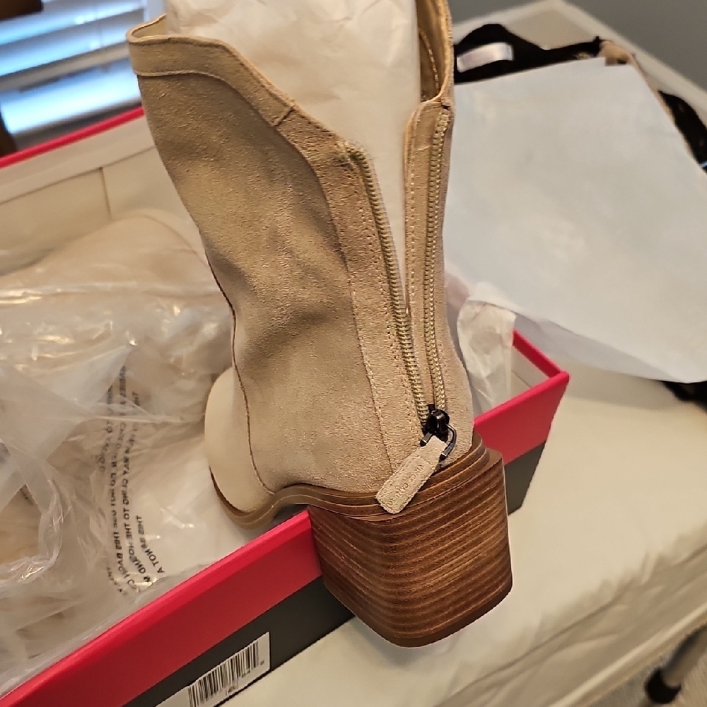 Vince Camuto Almond Beige Verona Footwear - Picture 5 of 6